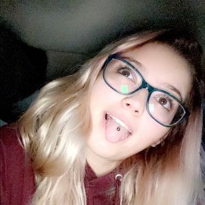 Meet your Posher, Kelli